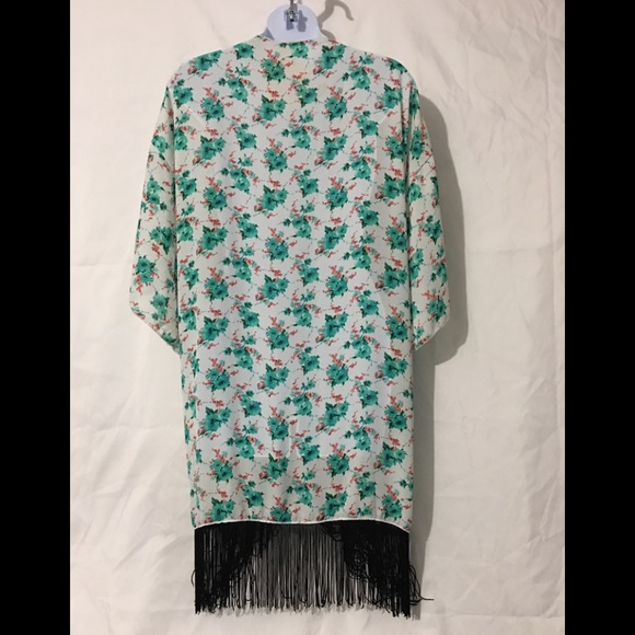 LULAROE MONROE KIMONO - Picture 3 of 8